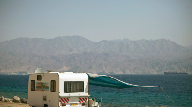 קרוואן על החוף באילת, אילוסטרציה (צילום: רויטרס)