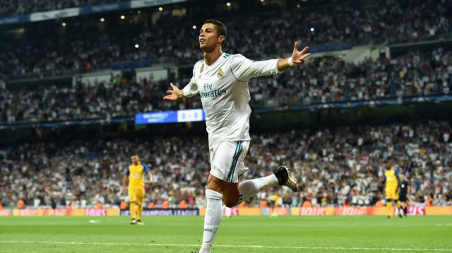 כריסטיאנו רונאלדו חוגג (צילום: AFP)