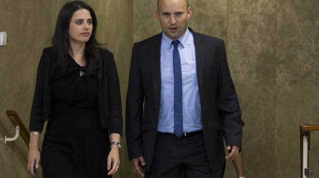 נפתלי בנט ואיילת שקד (צילום: יונתן סינדל, פלאש 90)