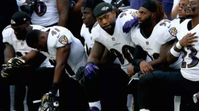 NFL: שחקני בולטימור מוחים נגד טראמפ (צילום: Getty images)