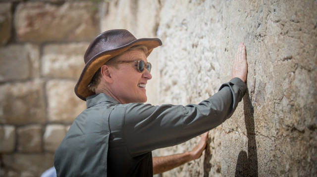 קונאן אובריאן בירושלים (צילום: יונתן זינדל, פלאש 90)