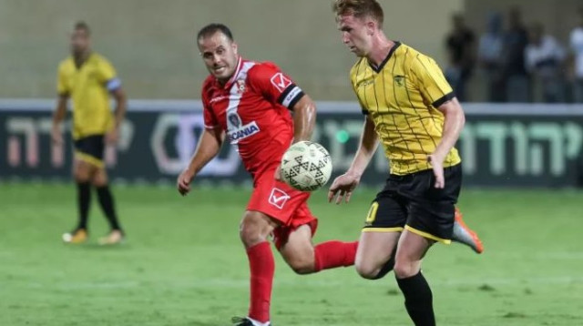 ז'אורז'יניו. בוז בכל נגיעה בכדור מאוהדי האקסית (צילום: ערן לוף)