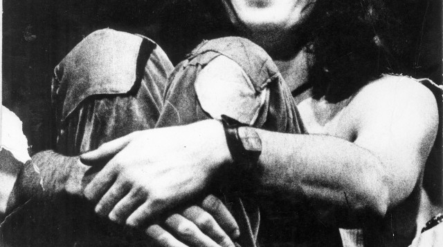 צביקה פיק בגרסה הישראלית למחזמר "שיער" (צילום: יח"צ)