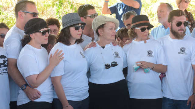 הלווייתו של ראובן שמרלינג (צילום: אבשלום ששוני)