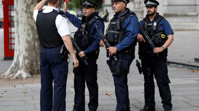 שוטרים בלונדון (צילום: רויטרס)