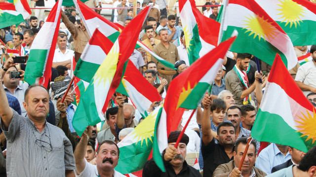 כורדים בכירכוכ מביעים תמיכה במשאל העם (צילום: רויטרס)