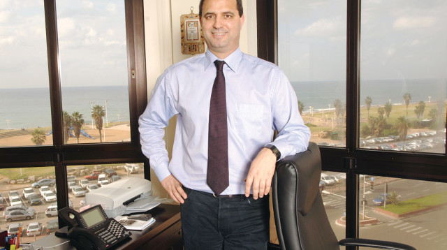 אלי אלעזרא (צילום: ראובן קסטרו)