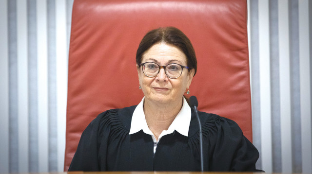 אסתר חיות (צילום: פלאש 90)