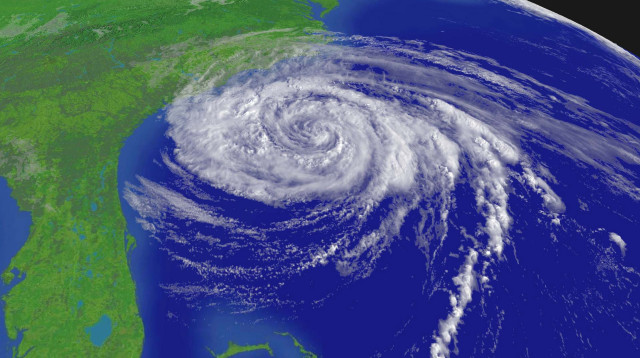 הוריקן "אופליה" סמוך לחוף המזרחי של ארה"ב (צילום: רויטרס)