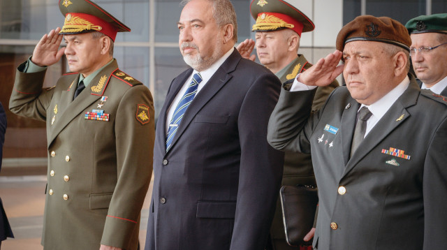 איזנקוט, ליברמן ושר ההגנה הרוסי (צילום: אריאל חרמוני, משרד הביטחון)