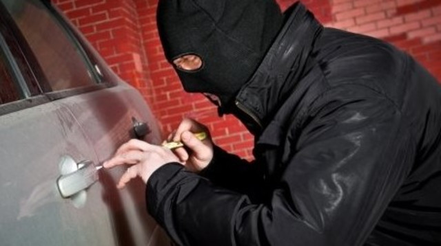 פריצה לרכב (צילום: אינגאימג')