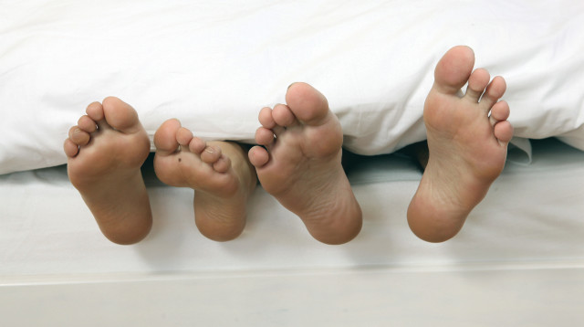 זוג במיטה, אילוסטרציה (צילום: אינג אימג')