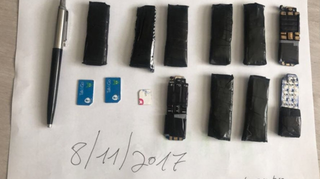 ניסיון להברחת טלפונים ניידים לאסיר ביטחוני בקציעות (צילום: דוברות שב"ס)