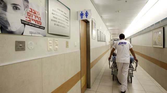 מסדרון בבית חולים בישראל (צילום: פלאש 90)