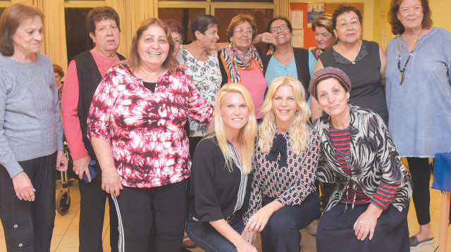 מחזירים אהבה עם סנדרה רינגלר ושלי גפני (צילום: אבשלום ששוני)