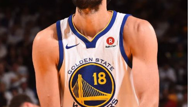 עמרי כספי במדי גולדן סטייט  (צילום: AFP)