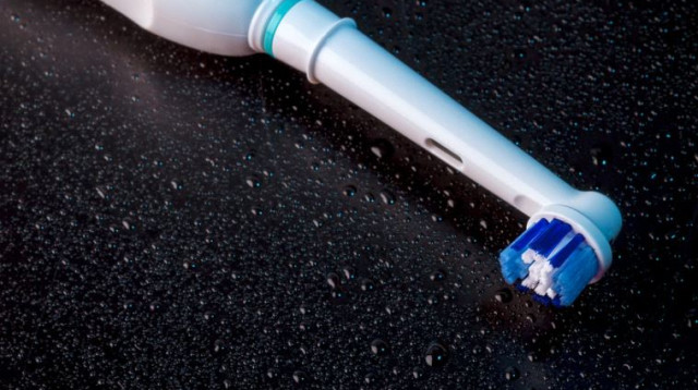 מברשת שיניים חשמלית (צילום: ingimage ASAP)