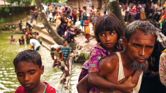 אבא וילדיו, מיאנמר (צילום: יוניסף)