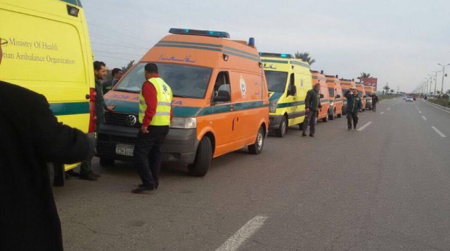 אמבולנסים מצרים אחרי פיגוע בסיני (צילום: רשתות הערביות)