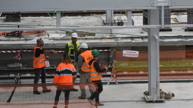 עבודות ברכבת במהלך השבת (צילום: אבשלום ששוני)