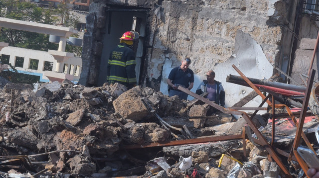 קריסת המבנה ביפו (צילום: אבשלום ששוני)