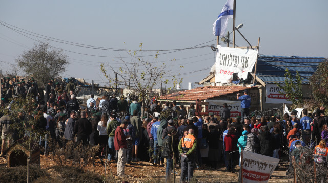 פינוי של נגרייה במאחז נתיב האבות בגוש עציון  (צילום: מרק ישראל סלם)