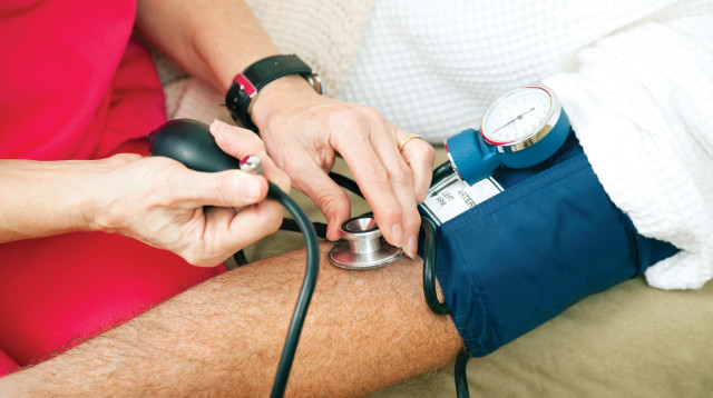 מדידת לחץ דם, אילוסטרציה (צילום: אינג אימג')