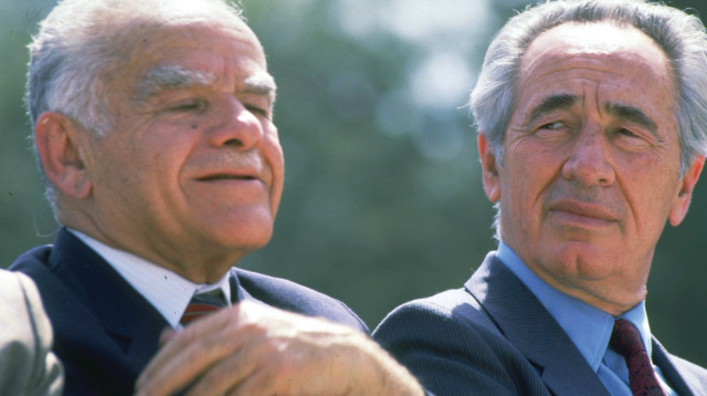 שמיר ופרס (צילום: נתי הרניק, לע"מ)