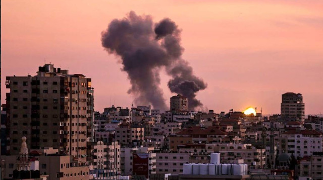 הפצצות של צה"ל ברצועת עזה (צילום: רשתות ערביות)