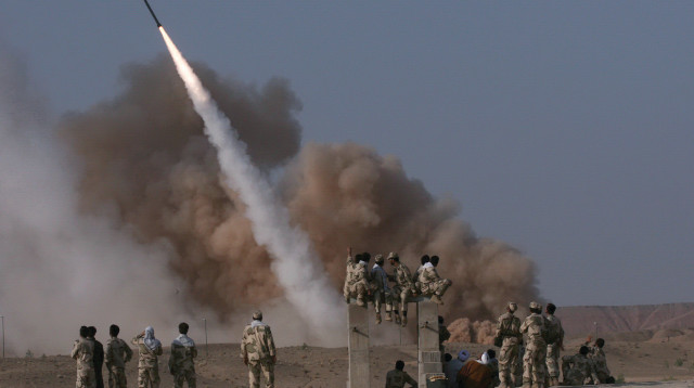 לוחמים איראנים (צילום: רויטרס)