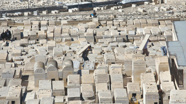 מצבות (צילום: נתי שוחט, פלאש 90)