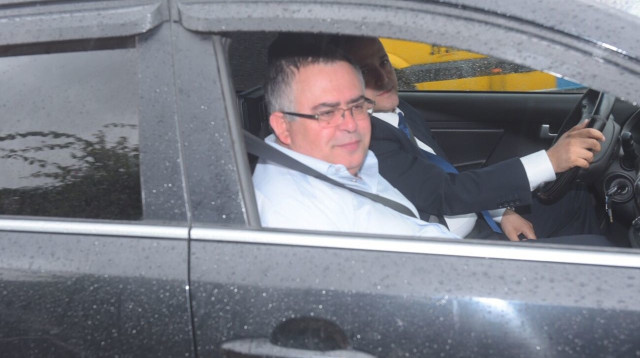 דוד ביטן מגיע לחקירה שנייה בלהב 433 (צילום: אבשלום ששוני)