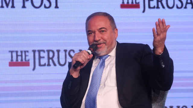 שר הביטחון אביגדור ליברמן (צילום: מרק ישראל סלם)