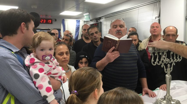 הדלקת נרות במפעל טבע בירושלים (צילום: שחר סמוראי)