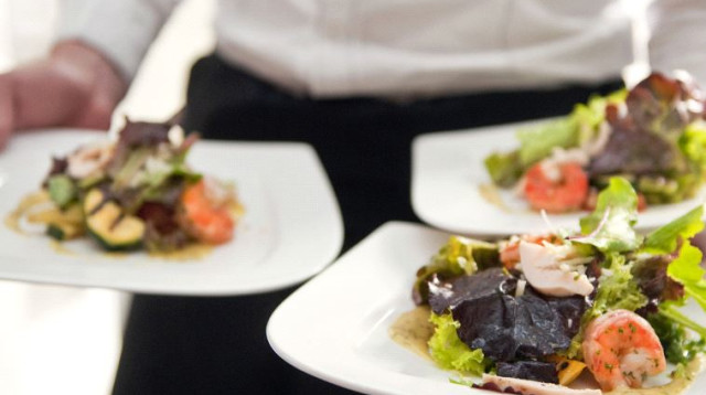 מלצר (צילום: ingimage ASAP)