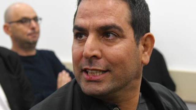 מני נפתלי בבית המשפט (צילום: אבשלום ששוני)