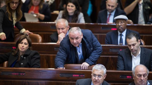 דודי אמסלם מצביע בעד חוק ההמלצות (צילום: הדס פרוש , פלאש 90)