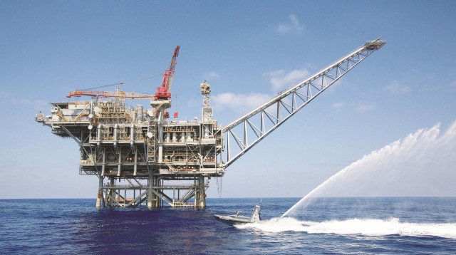 אסדת קידוח תמר (צילום: מרק ישראל סלם)