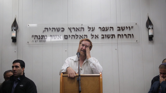 יהודה גליק בהלוויית אשתו (צילום: הדס פרוש, פלאש 90)