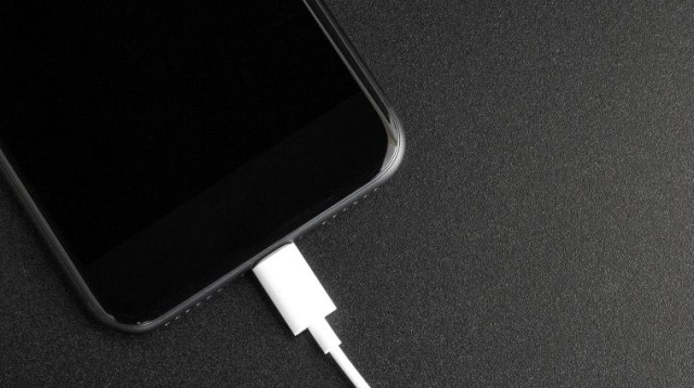 סמארטפון (צילום: ingimage ASAP)