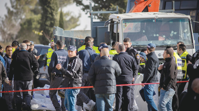 הפיגוע בארמון הנציב (צילום: יונתן זינדל, פלאש 90)