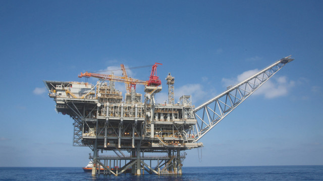 אסדת גז תמר  (צילום: מרק ישראל סלם)