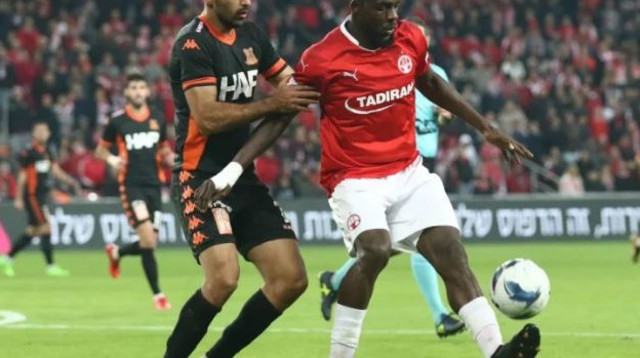 ג'ון אוגו מול דן מורי (צילום: דני מירון)