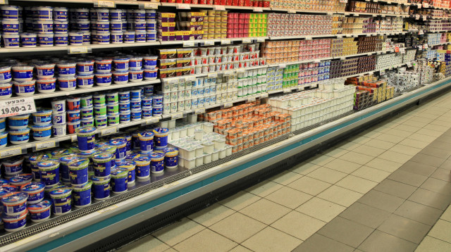 מוצרים בסופרמרקט (צילום: נתי שוחט, פלאש 90)
