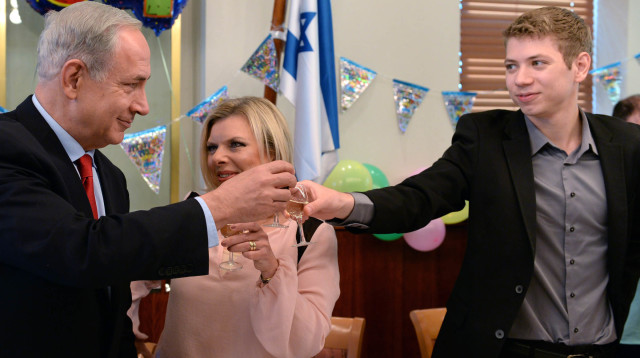 בנימין, יאיר ושרה נתניהו (צילום: קובי גדעון, לע"מ, פלאש 90)