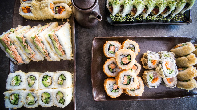 קומבינציות סושי במסעדה קיושי סושי בר בגבעת ברנר (צילום: נופר לפיד)