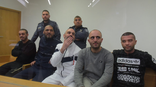 מורשעי התקיפה באיכילוב (צילום: אבשלום ששוני)