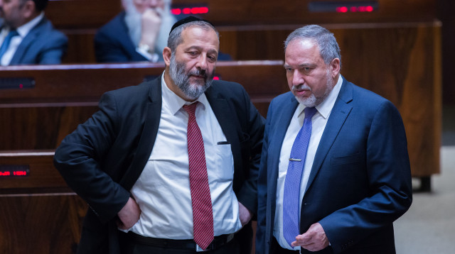 אריה דרעי ואביגדור ליברמן (צילום: יונתן זינדל, פלאש 90)