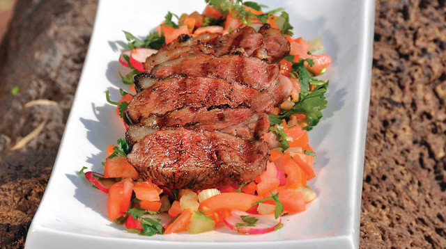 סלט נילס במסעדת "זיגל" (צילום: יהודה צרפתי)