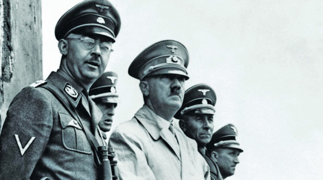 אדולף היטלר והימלר (משמאל) (צילום: רויטרס)